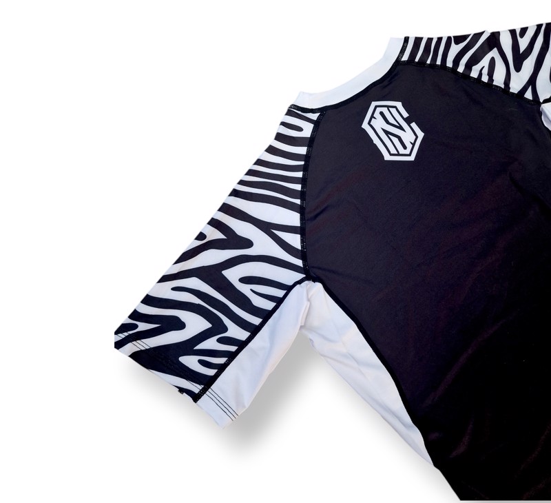CHOSEN ZEBRA Rashguard-black