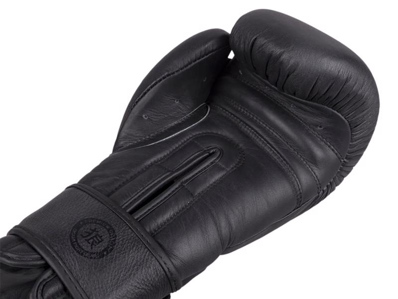 OKAMI competitor v2 BOXING GLOVES -black