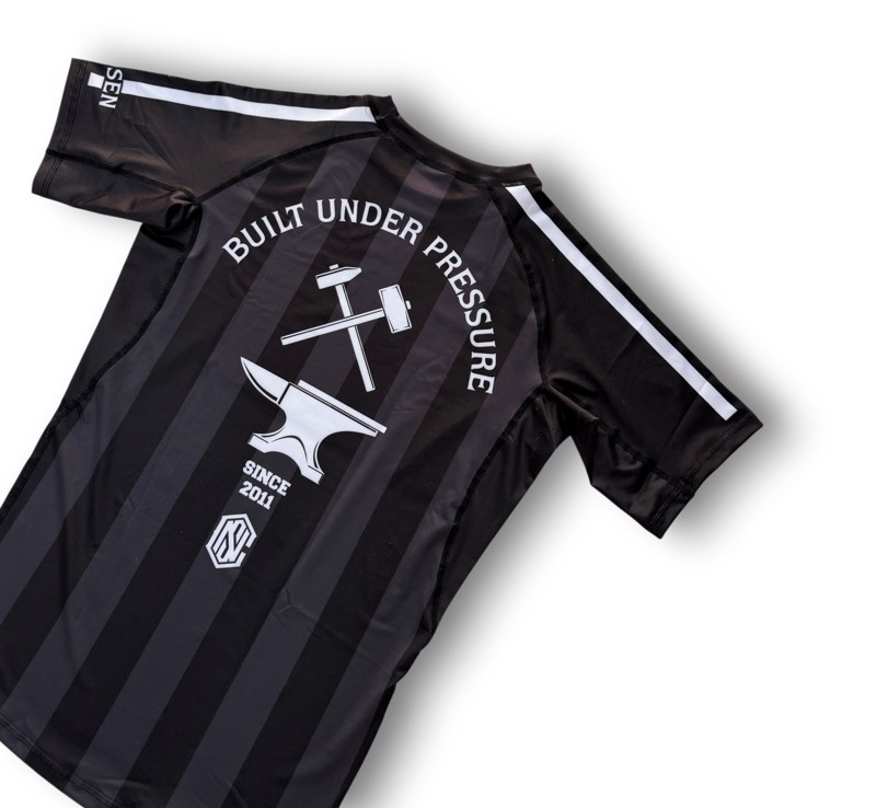 CHOSEN IRON Rashguard